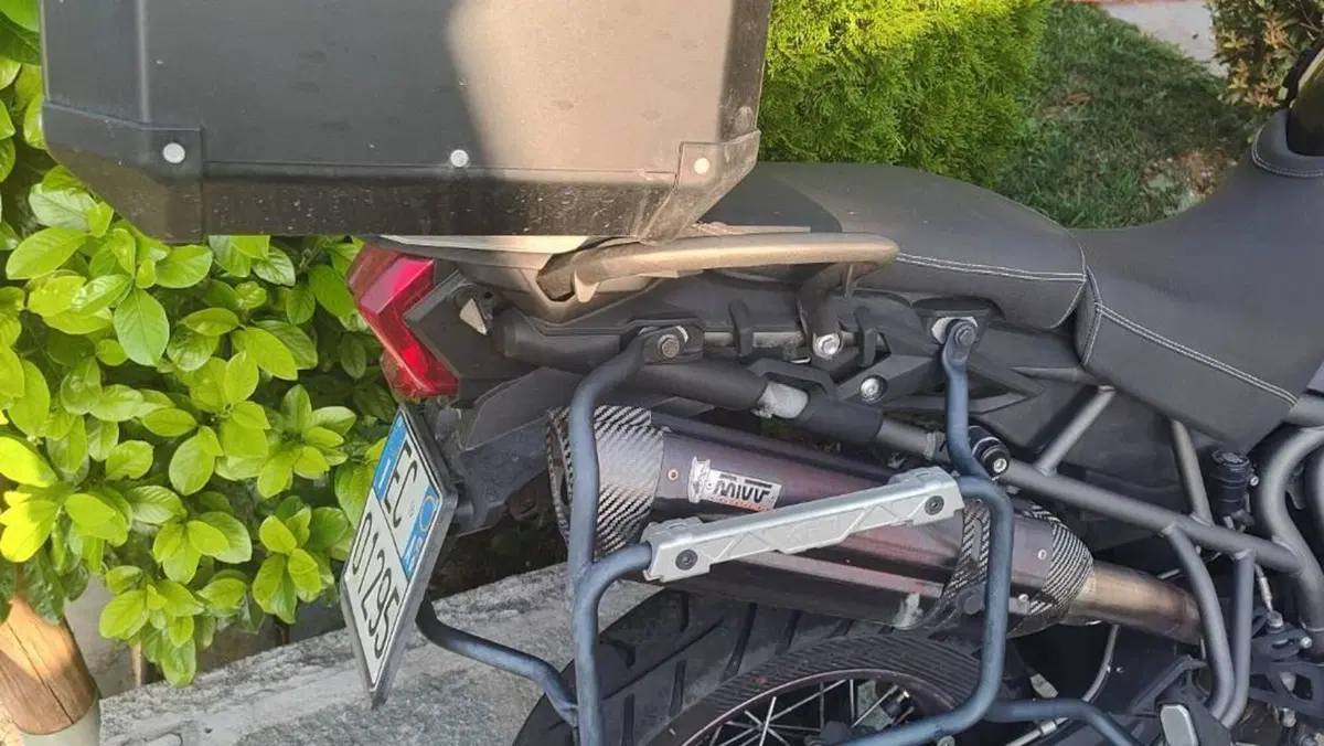 Triumph Tiger 800 XCx (2015 - 17)  (2)