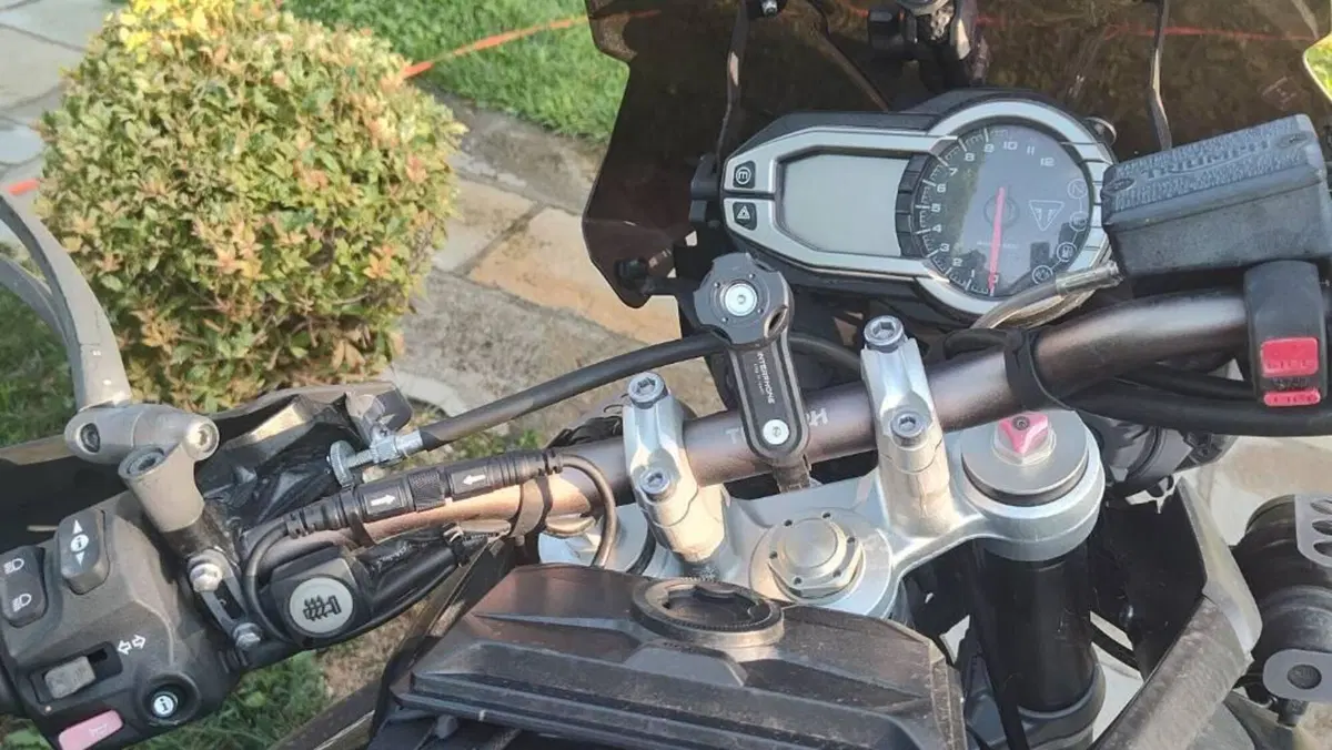 Triumph Tiger 800 XCx (2015 - 17)  (3)