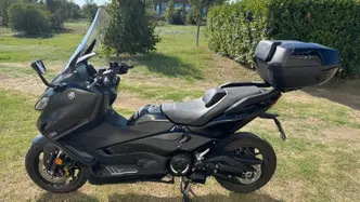 Yamaha T-Max 560 Tech Max (2022 - 24) usata