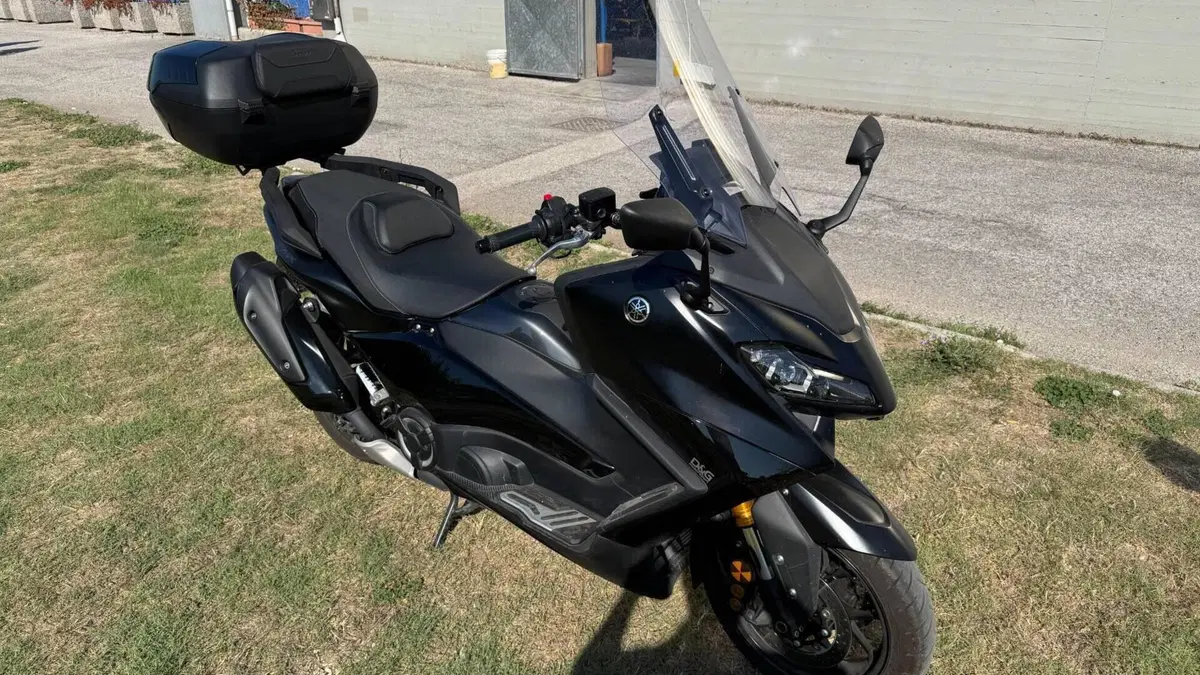 Yamaha T-Max 560 Tech Max (2022 - 24)  (3)