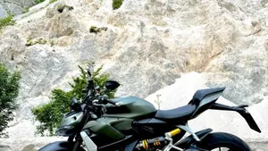 Ducati Streetfighter V2 (2022 - 24)  (6)