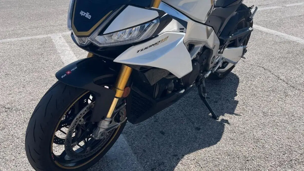 Aprilia Tuono V4 Factory (2021 - 24)  (2)