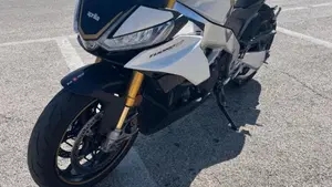 Aprilia Tuono V4 Factory (2021 - 24)  (2)