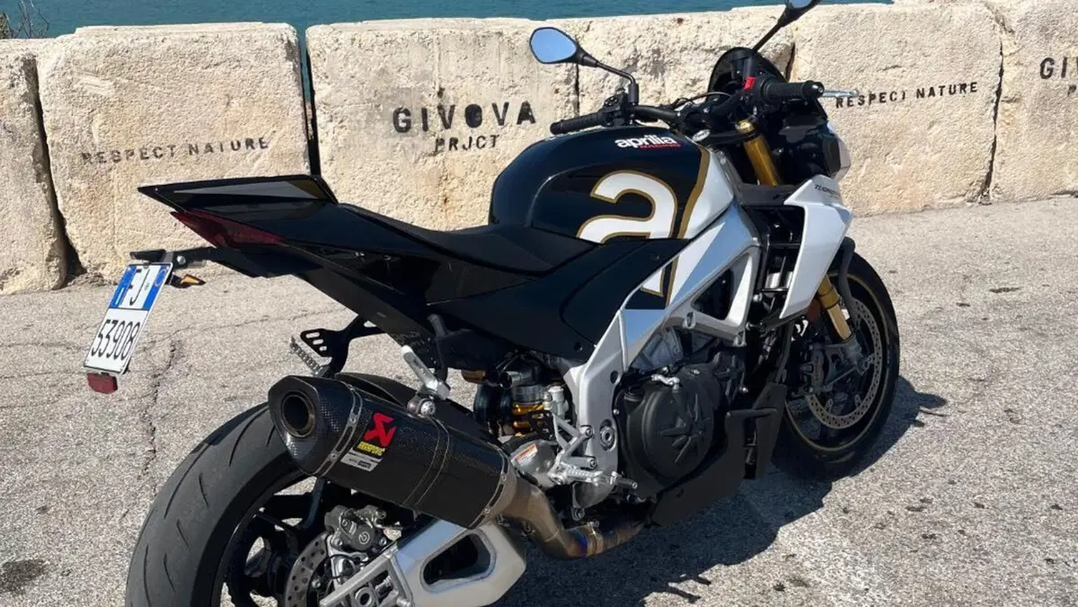 Aprilia Tuono V4 Factory (2021 - 24)  (5)