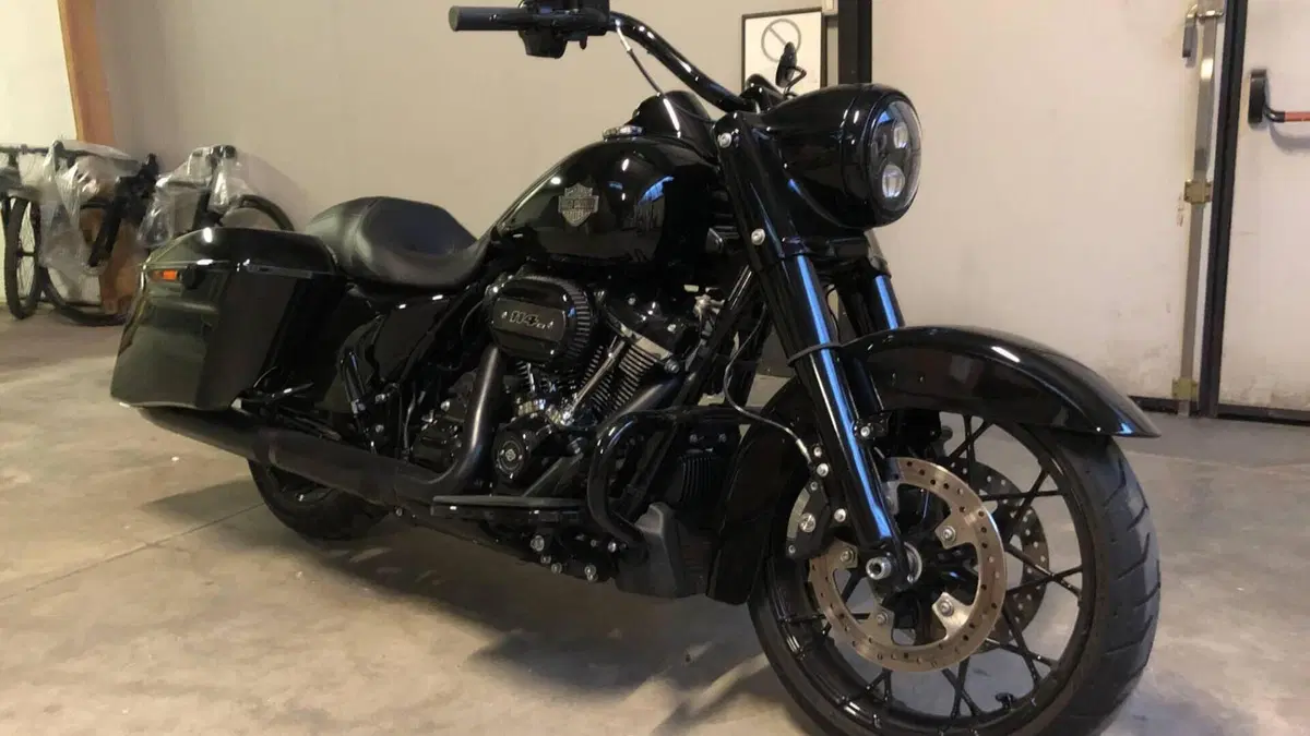 Harley-Davidson Road King Special (2021 - 25)  (3)