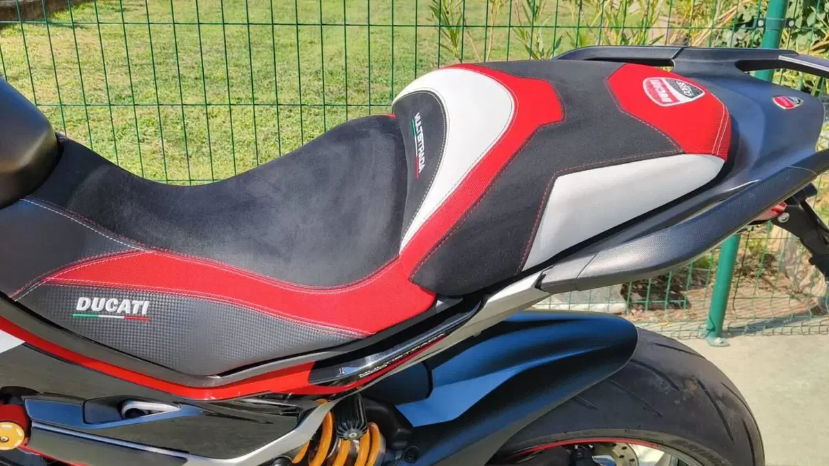 Ducati Multistrada 1200 S Pikes Peak (2016 - 17)  (3)