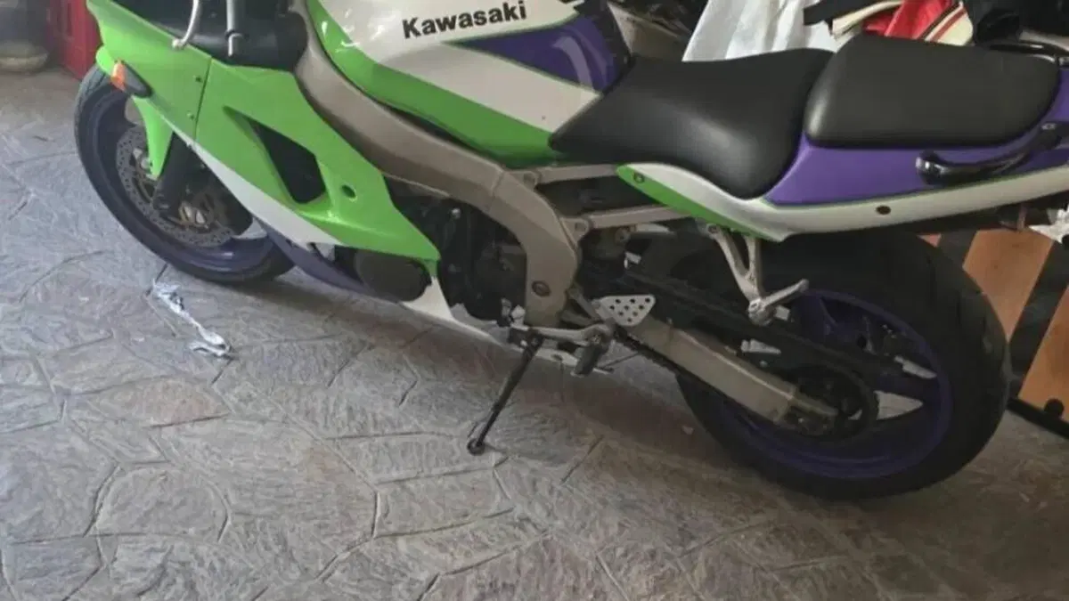 Kawasaki   (2)