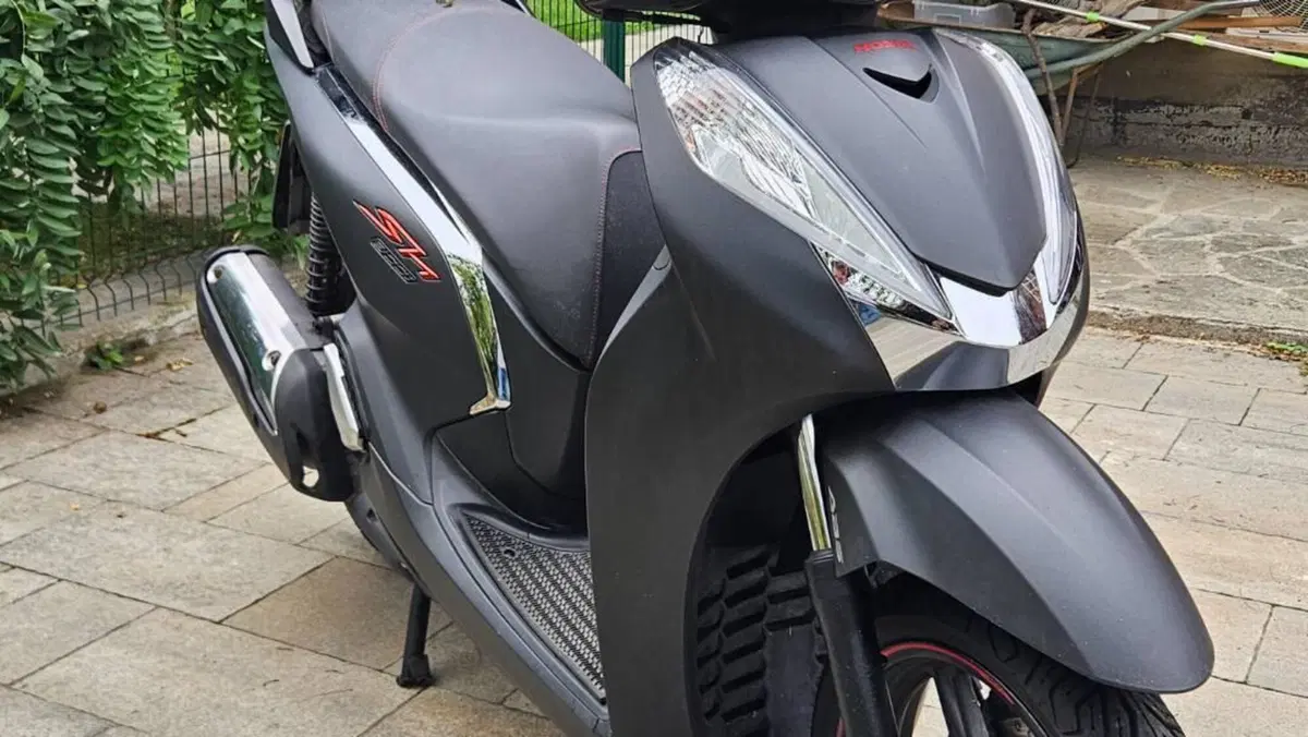 Honda SH 300 i Sport ABS (2018 - 20)  (2)