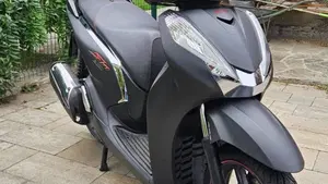Honda SH 300 i Sport ABS (2018 - 20)  (2)