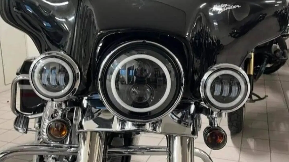 Harley-Davidson 1800 Electra Glide Ultra Classic (2005 - 06) - FLHTCUSE  (3)