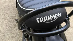 Triumph Bonneville T120 Black (2021 - 25)  (4)