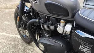 Triumph Bonneville T120 Black (2021 - 25)  (5)