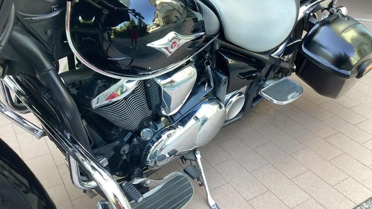 Kawasaki Vulcan VN 900 Custom (2006 - 09)  (3)