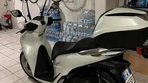 Honda SH 150i (2020 - 23)  (6)