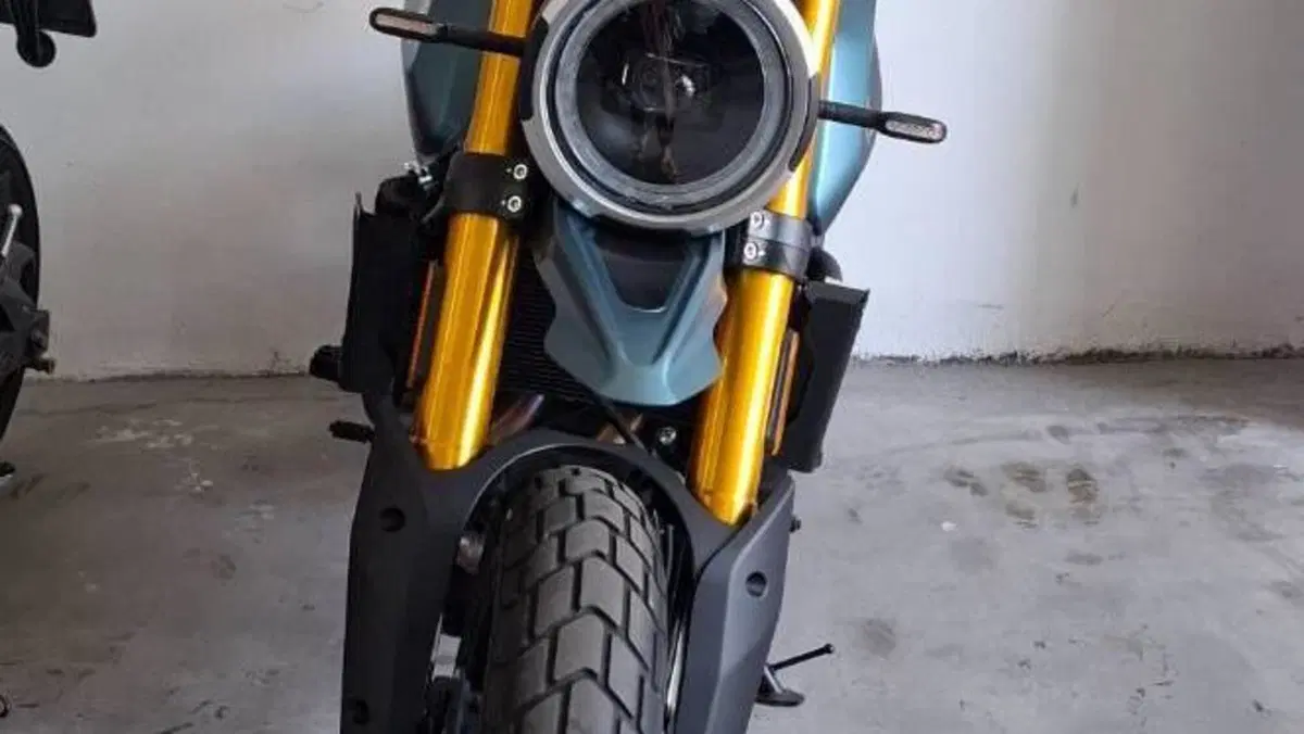 Moto Morini SEIEMMEZZO SCR (2022 - 26)  (2)