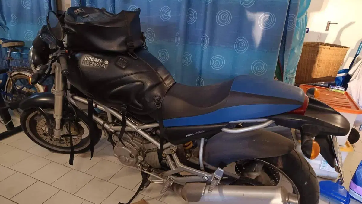 Ducati Monster 600 City Dark (1998 - 02)  (4)