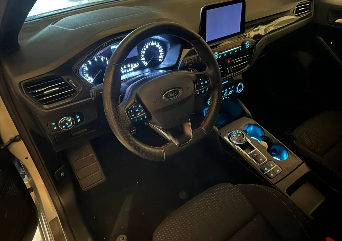 Ford Focus Station Wagon 1.0 EcoBoost 125 CV automatico SW ST-Line Co-Pilot (8)