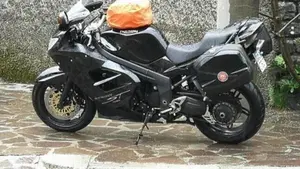 Triumph Sprint 1050 ST  (2)