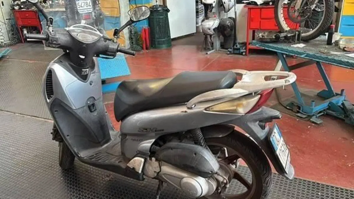Honda SH 150i (2005 - 08)  (4)