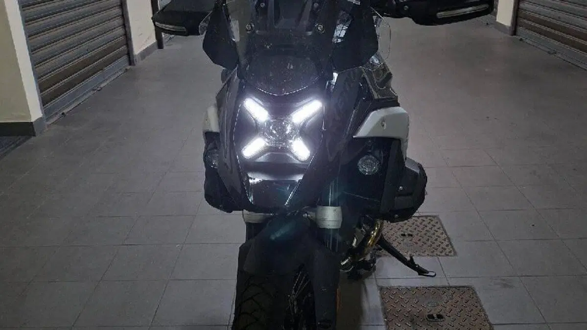 Bmw R 1300 GS Triple Black (2023 - 26)  (6)