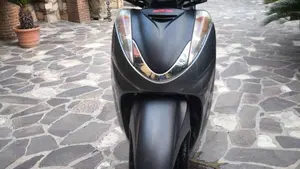 Honda SH 300 i (2006 - 10)  (2)