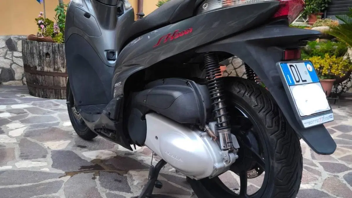 Honda SH 300 i (2006 - 10)  (4)