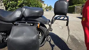 Harley-Davidson 883 Iron (2009 - 11) - XL 883N  (15)