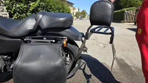 Harley-Davidson 883 Iron (2009 - 11) - XL 883N  (16)