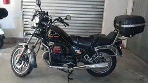 Moto Guzzi   (9)