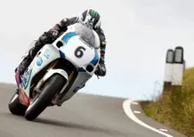 Classic TT: Dunlop a 129 mph di media (!) sulla Suzuki GSX-R 750 vince la F1
