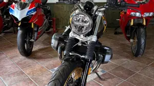 Bmw R nineT Scrambler (2021 - 24)  (2)