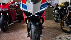 Ducati Panigale V4 S 1100 (2018 - 19)  (2)