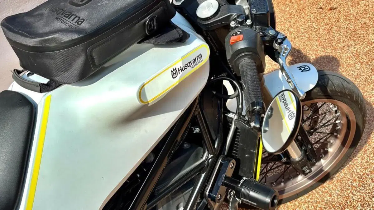 Husqvarna Vitpilen 401 (2018 - 19)  (5)