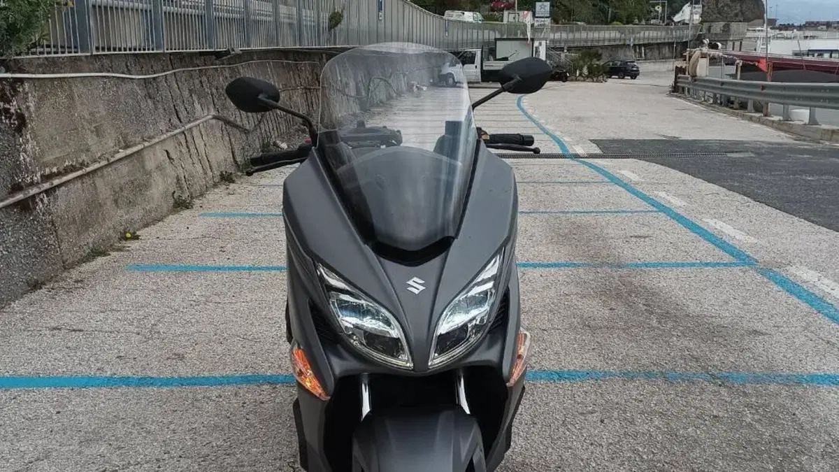 Suzuki Burgman AN 400 (2017 - 20)  (2)