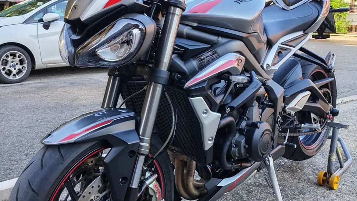 Triumph Street Triple RS (2020 - 22)  (3)
