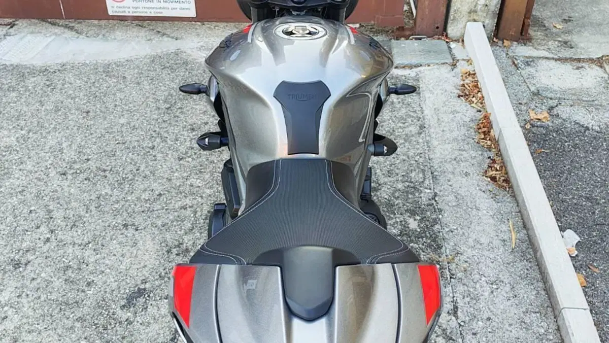 Triumph Street Triple RS (2020 - 22)  (5)