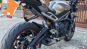 Triumph Street Triple RS (2020 - 22)  (6)