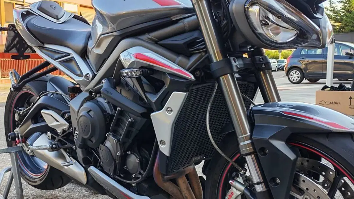 Triumph Street Triple RS (2020 - 22)  (7)