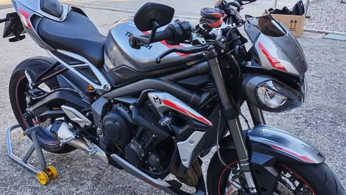 Triumph Street Triple RS (2020 - 22)  (8)