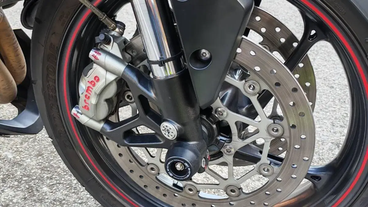 Triumph Street Triple RS (2020 - 22)  (10)