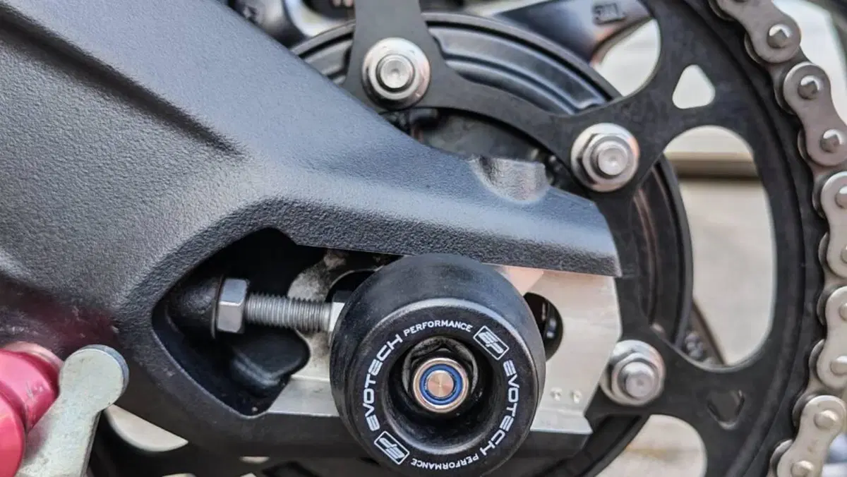 Triumph Street Triple RS (2020 - 22)  (16)