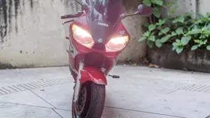 Yamaha YZF R6 (2001 - 02) 