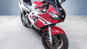 Yamaha YZF R6 (2001 - 02)  (3)