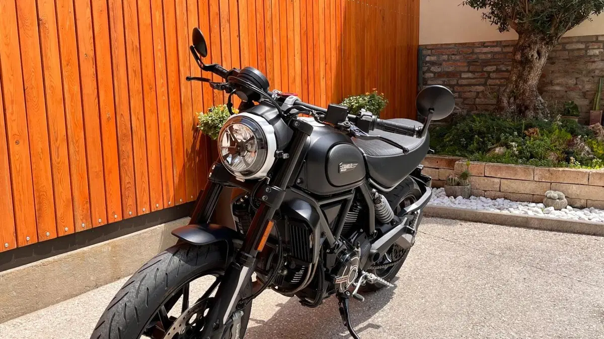 Ducati Scrambler 800 Icon Dark (2021 - 22)  (2)