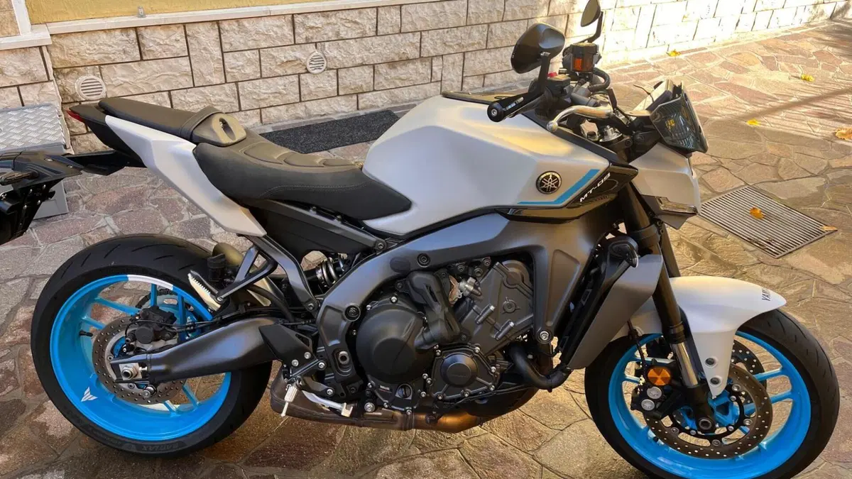 Yamaha MT-09 Y-AMT (2024 - 26) 