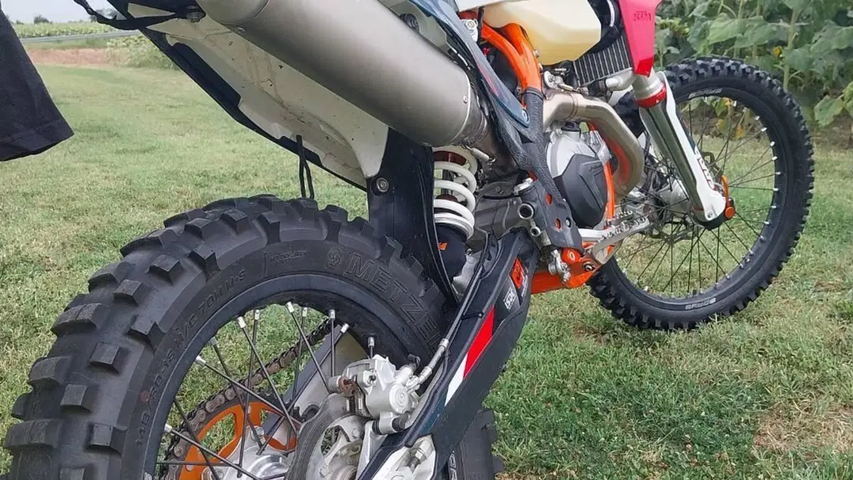 KTM 500 EXC-F (2023)  (2)
