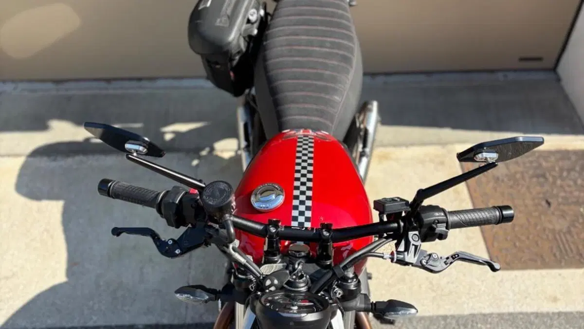 Triumph Street Twin 900 (2019 - 20)  (5)