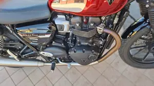 Triumph Speed Twin 900 Chrome Edition (2023)  (6)