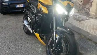 Triumph Street Triple 765 RS (2023 - 26) usata