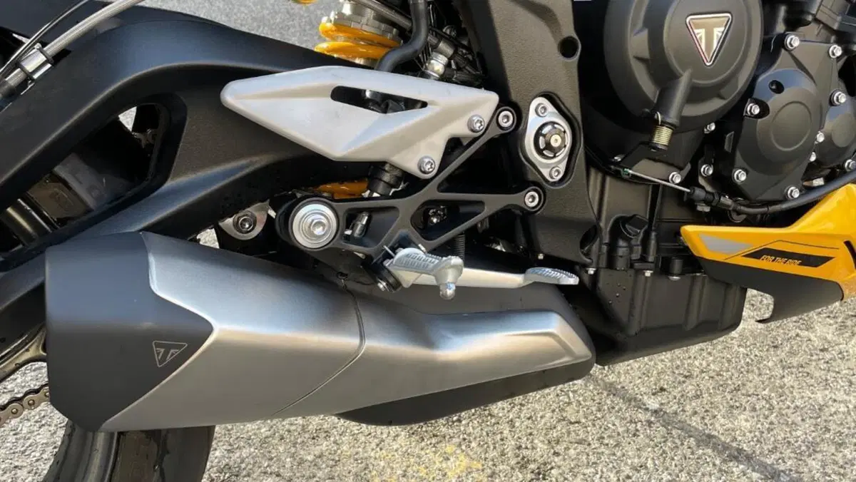 Triumph Street Triple 765 RS (2023 - 26)  (4)